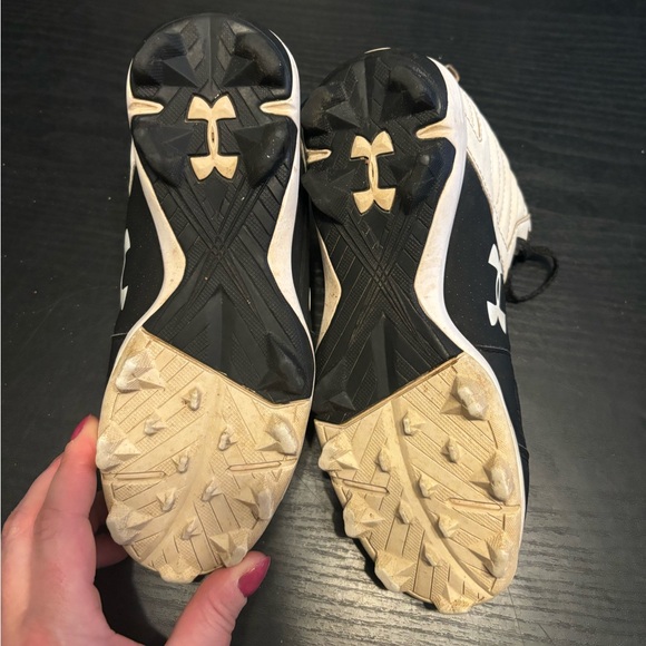 UNDER ARMOUR kid baseball cleats - Picture 4 of 5
